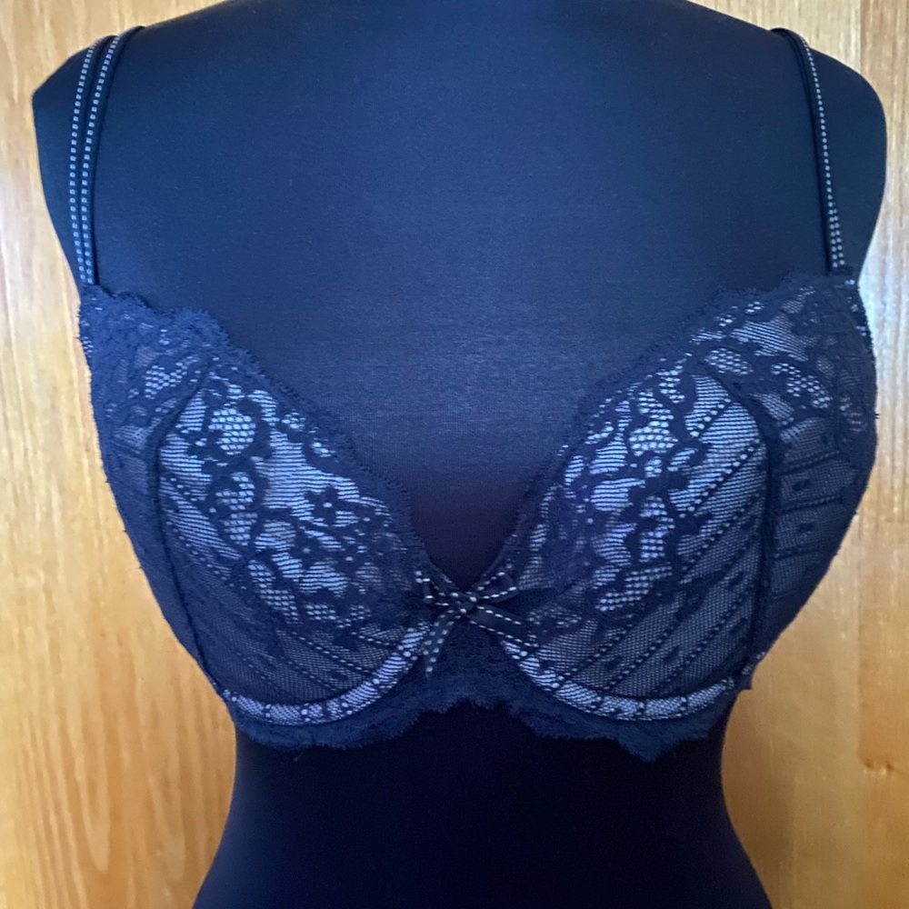 Chantelle Black Full-Coverage Lace Bra